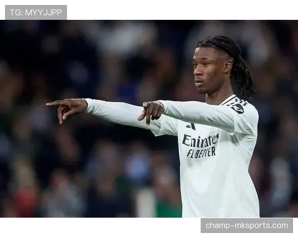 卡马文加防守站位提升,助力后防线稳固展现亮眼表现 卡马文加防守站位提升,助力后防线稳固展现亮眼表现