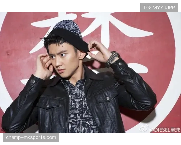 宁泽涛穿睡衣走机场，明星范儿和跑步冠军完全是两个世界啊